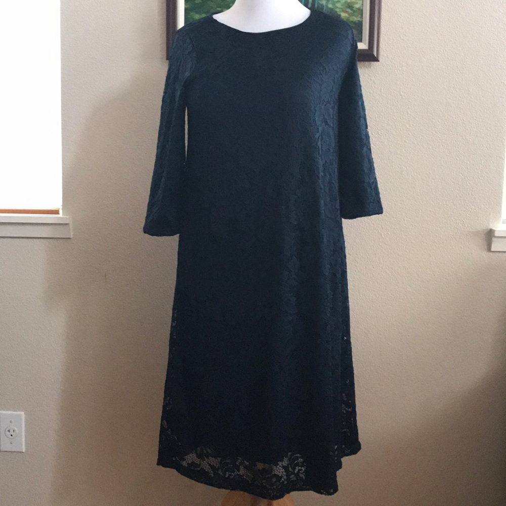 *final markdown* Navy blue lace dress (boutique)